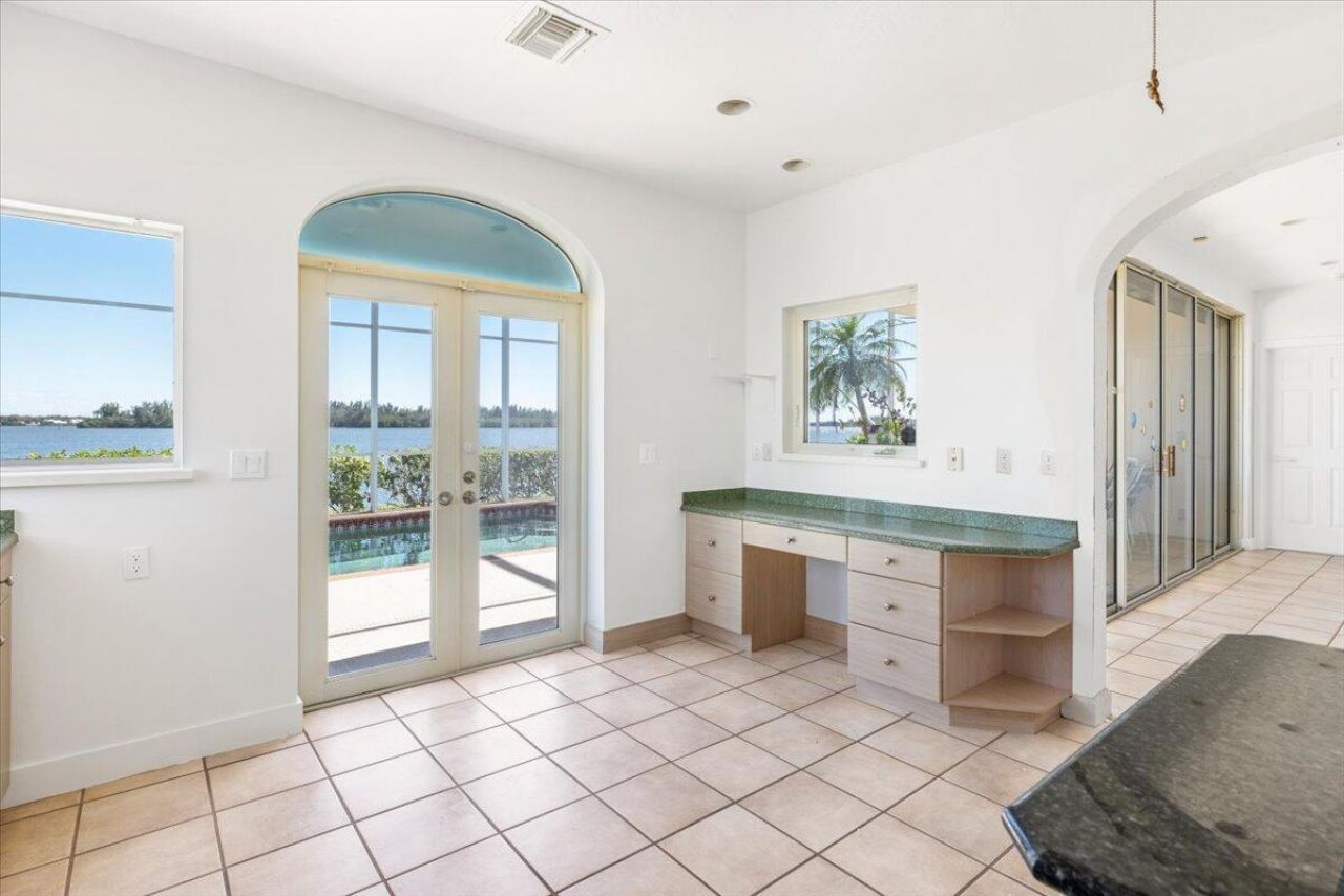 2 Seahorse Lane, Vero Beach, FL 32960 Photo