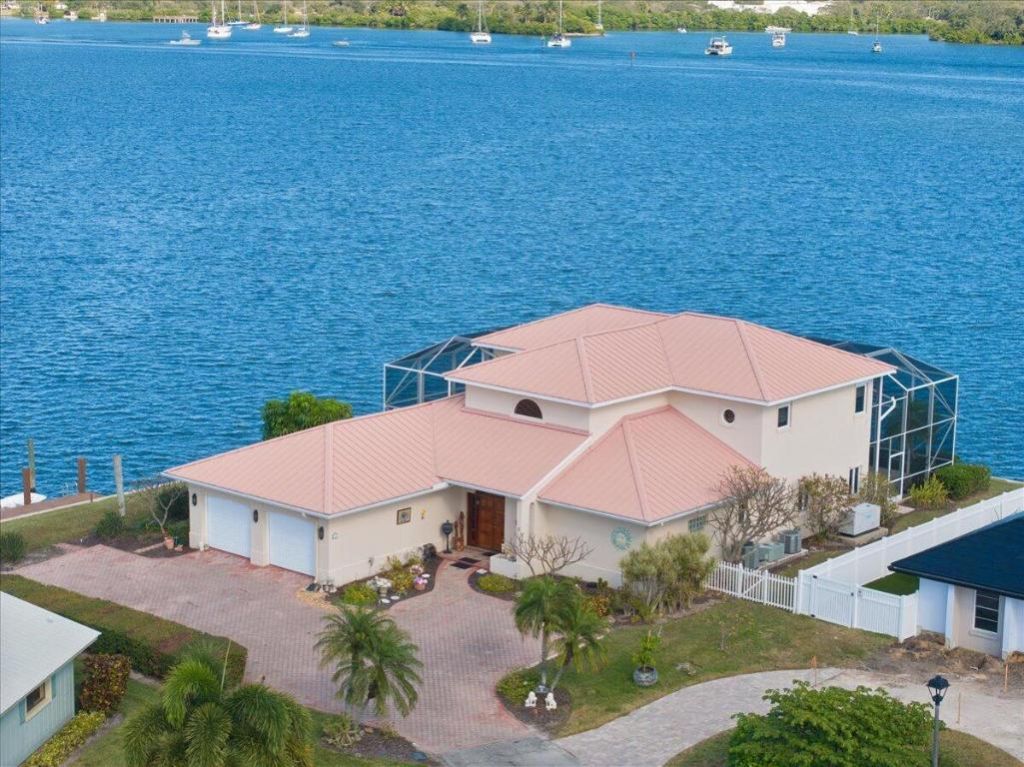 2 Seahorse Lane, Vero Beach, FL 32960 Photo