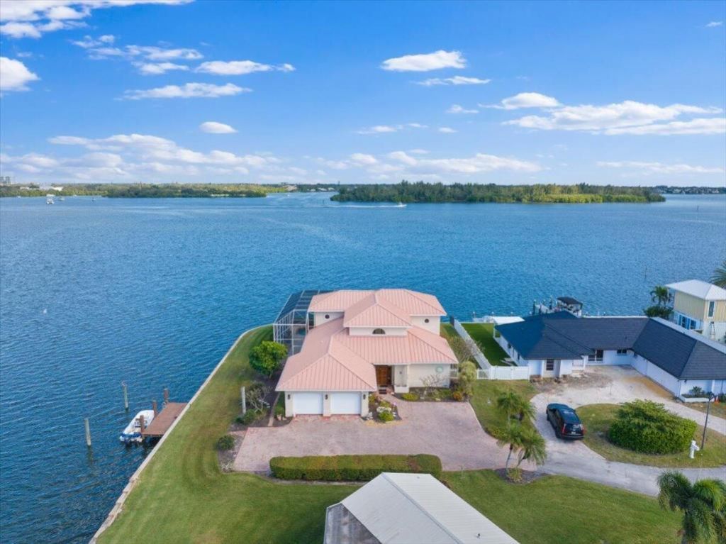 2 Seahorse Lane, Vero Beach, FL 32960 Photo