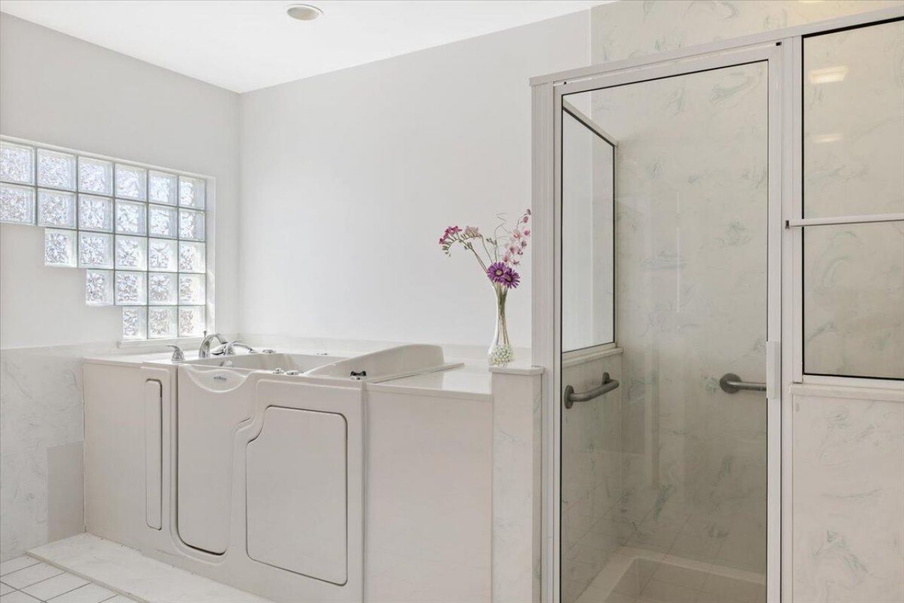 2 Seahorse Lane, Vero Beach, FL 32960 Photo