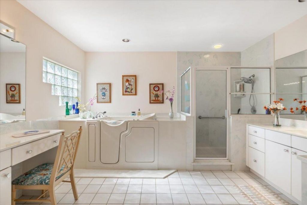 2 Seahorse Lane, Vero Beach, FL 32960 Photo