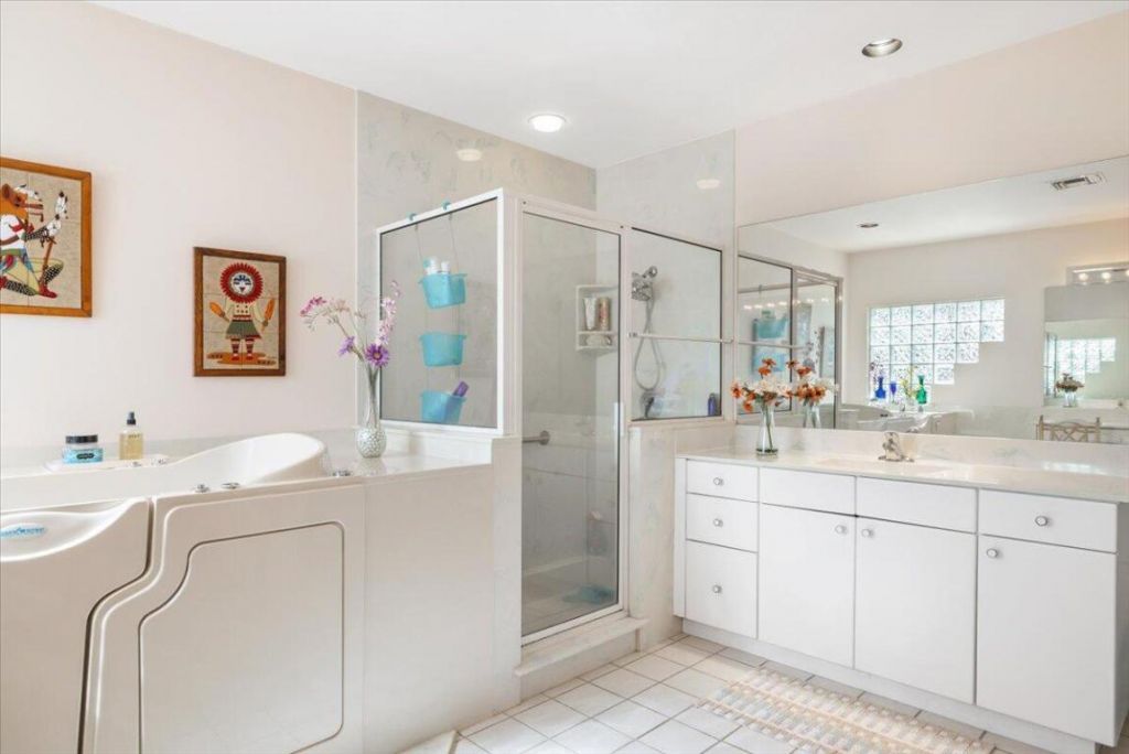 2 Seahorse Lane, Vero Beach, FL 32960 Photo