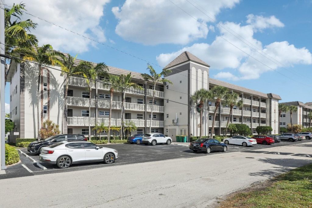 3031 NE 51st Street, Unit 201w, Fort Lauderdale, FL 33308 Photo