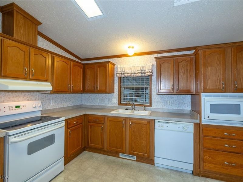 1 Tympani Trail, Olmsted Township, OH 44138 Photo 10