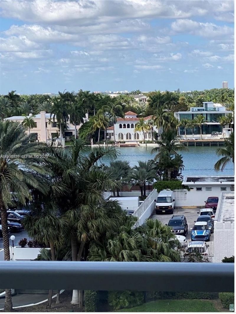 5701 Collins Ave , Unit 505, Miami Beach, FL 33140 Photo