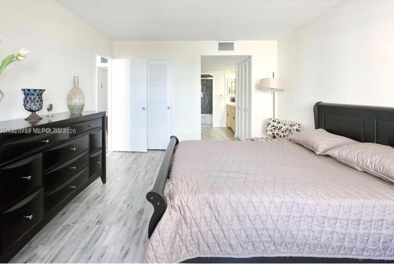 5701 Collins Ave , Unit 505, Miami Beach, FL 33140 Photo