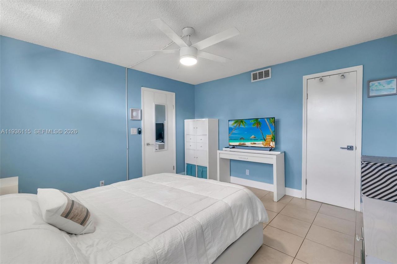 1731 SE 15th St, Unit 511, Fort Lauderdale, FL 33316 Photo
