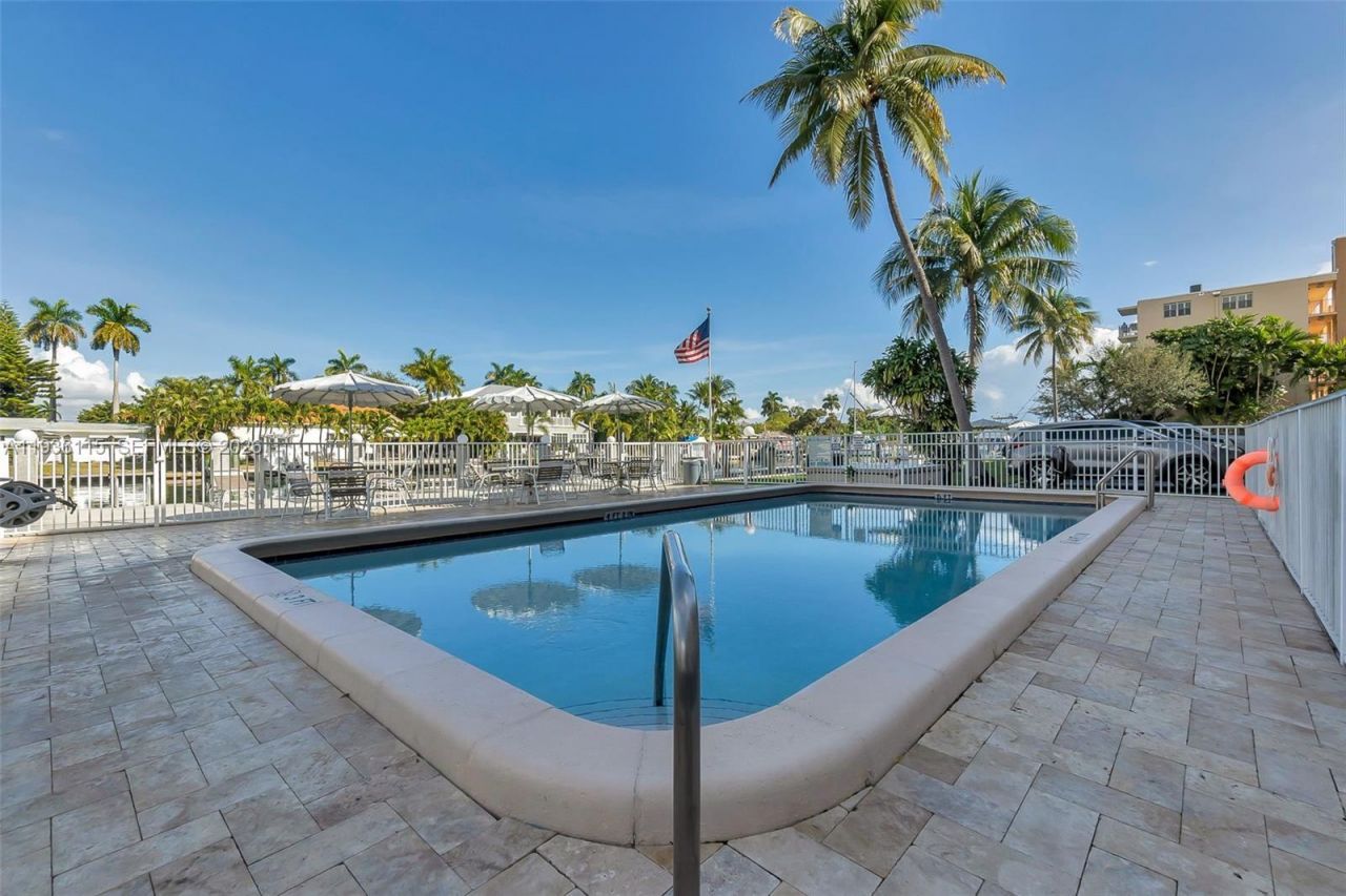 1731 SE 15th St, Unit 511, Fort Lauderdale, FL 33316 Photo