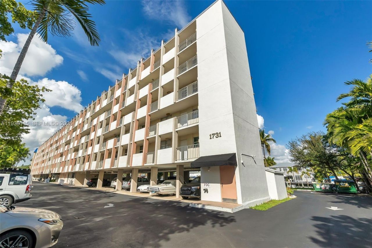1731 SE 15th St, Unit 511, Fort Lauderdale, FL 33316 Photo