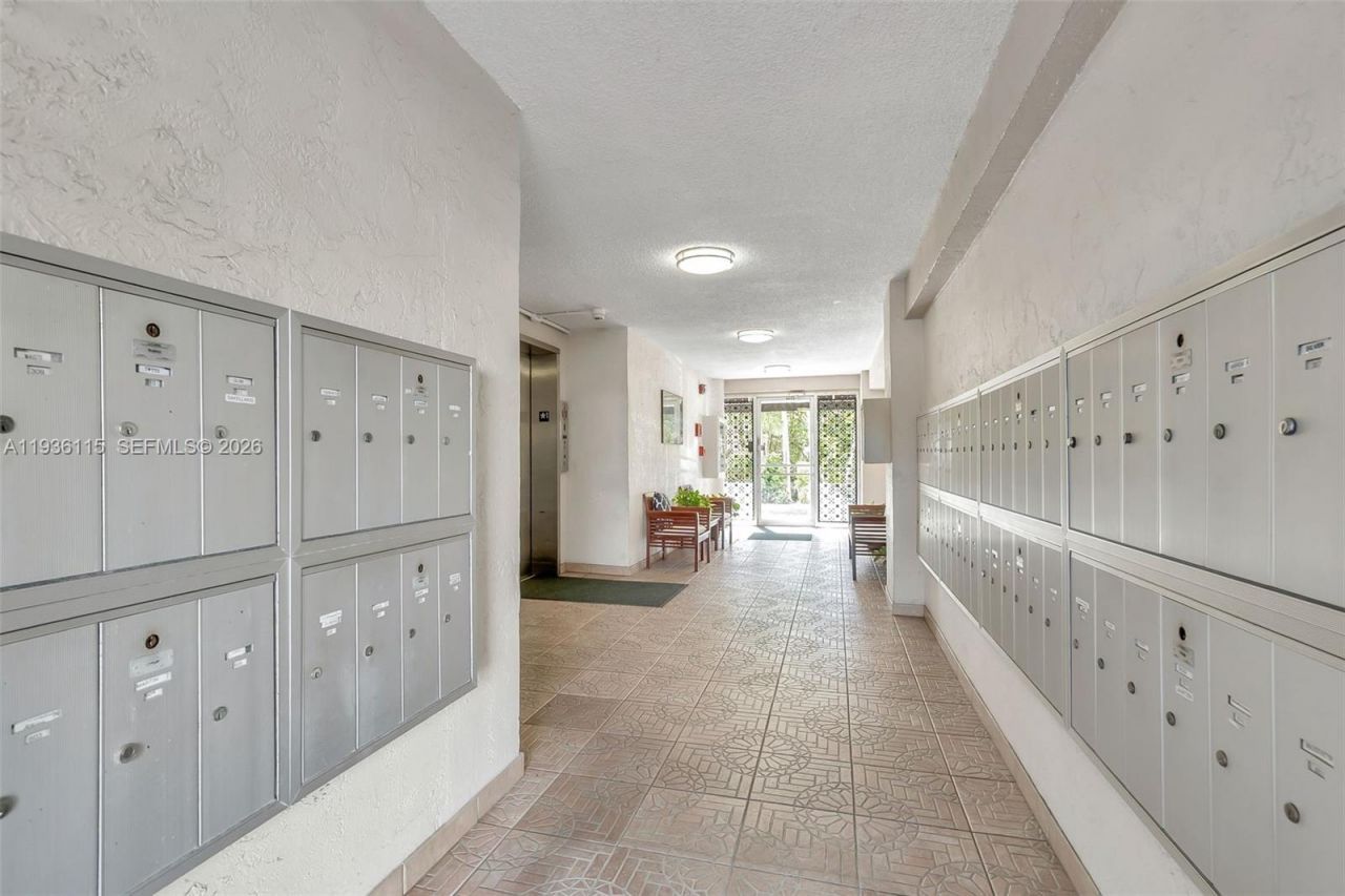 1731 SE 15th St, Unit 511, Fort Lauderdale, FL 33316 Photo