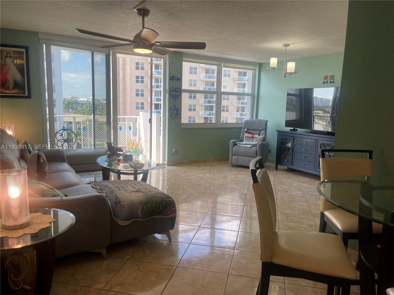 430 Golden Isles Dr , Unit 705, Hallandale Beach, FL 33009 Photo