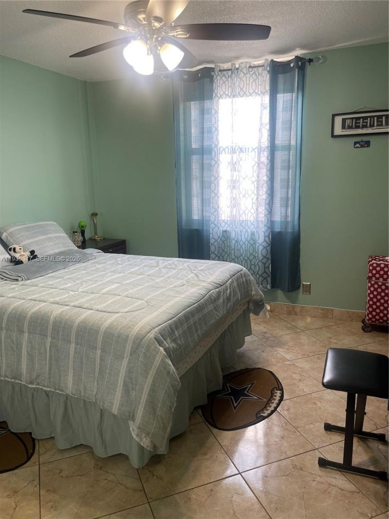 430 Golden Isles Dr , Unit 705, Hallandale Beach, FL 33009 Photo