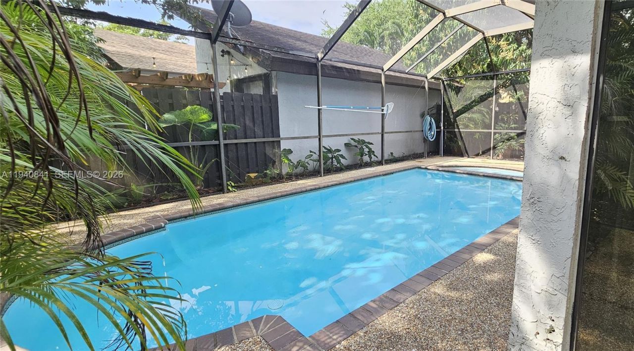 1451 W Sandpiper Cir, Unit 1451, Pembroke Pines, FL 33026 Photo