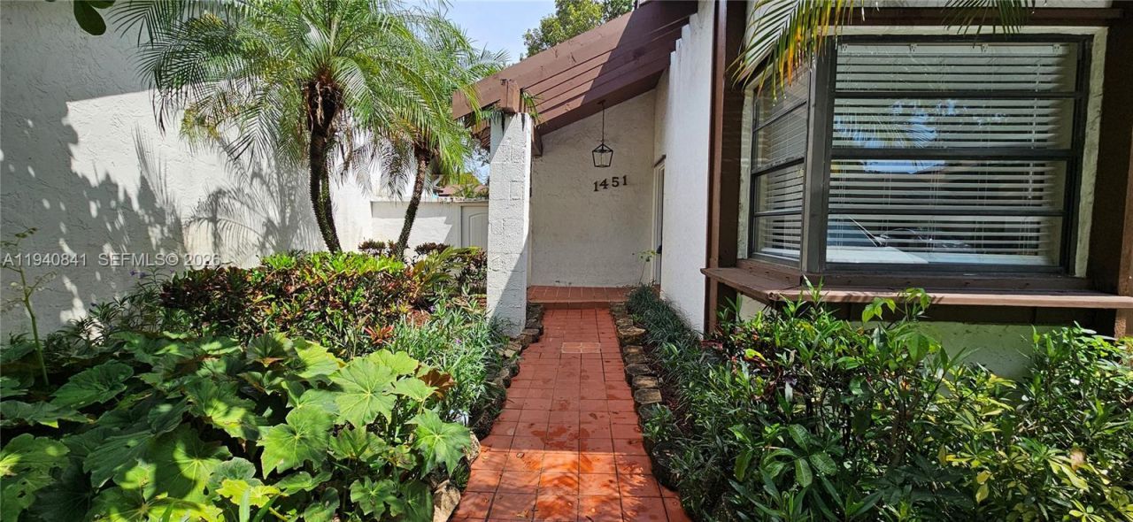 1451 W Sandpiper Cir, Unit 1451, Pembroke Pines, FL 33026 Photo