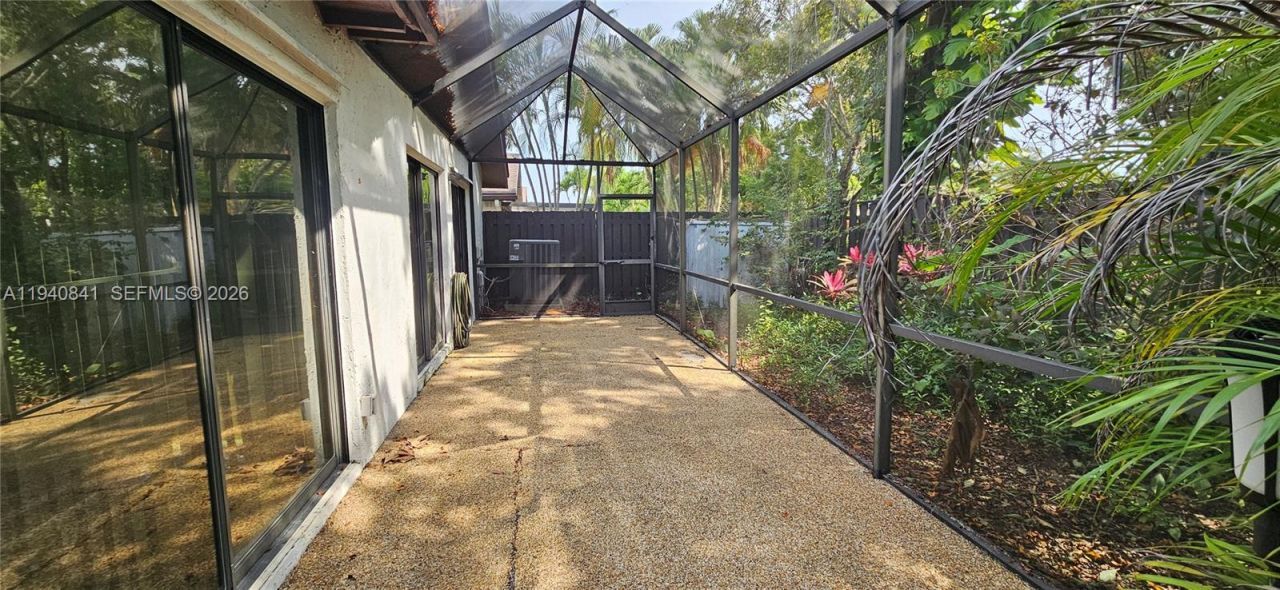 1451 W Sandpiper Cir, Unit 1451, Pembroke Pines, FL 33026 Photo