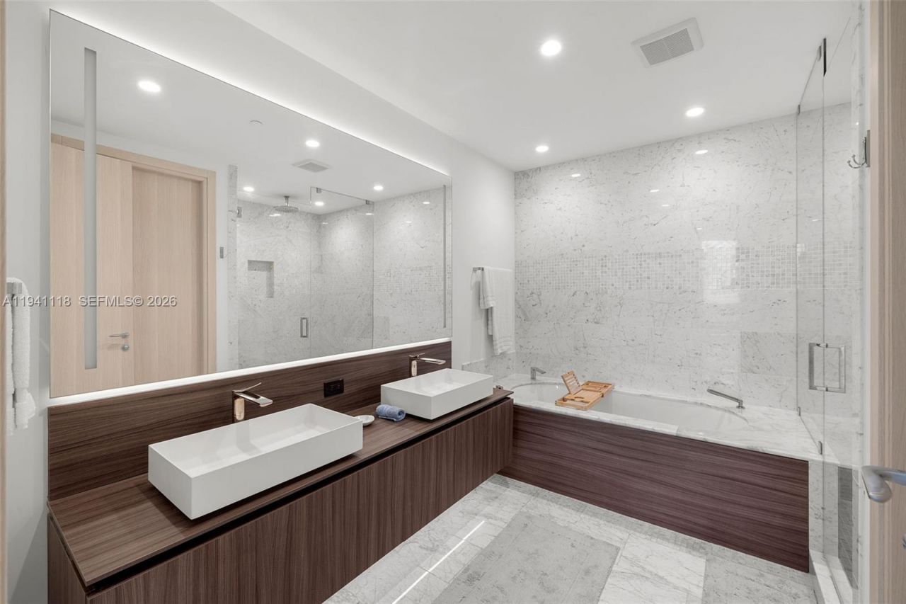 1000 Brickell Plz, Unit PH5403, Miami, FL 33131 Photo