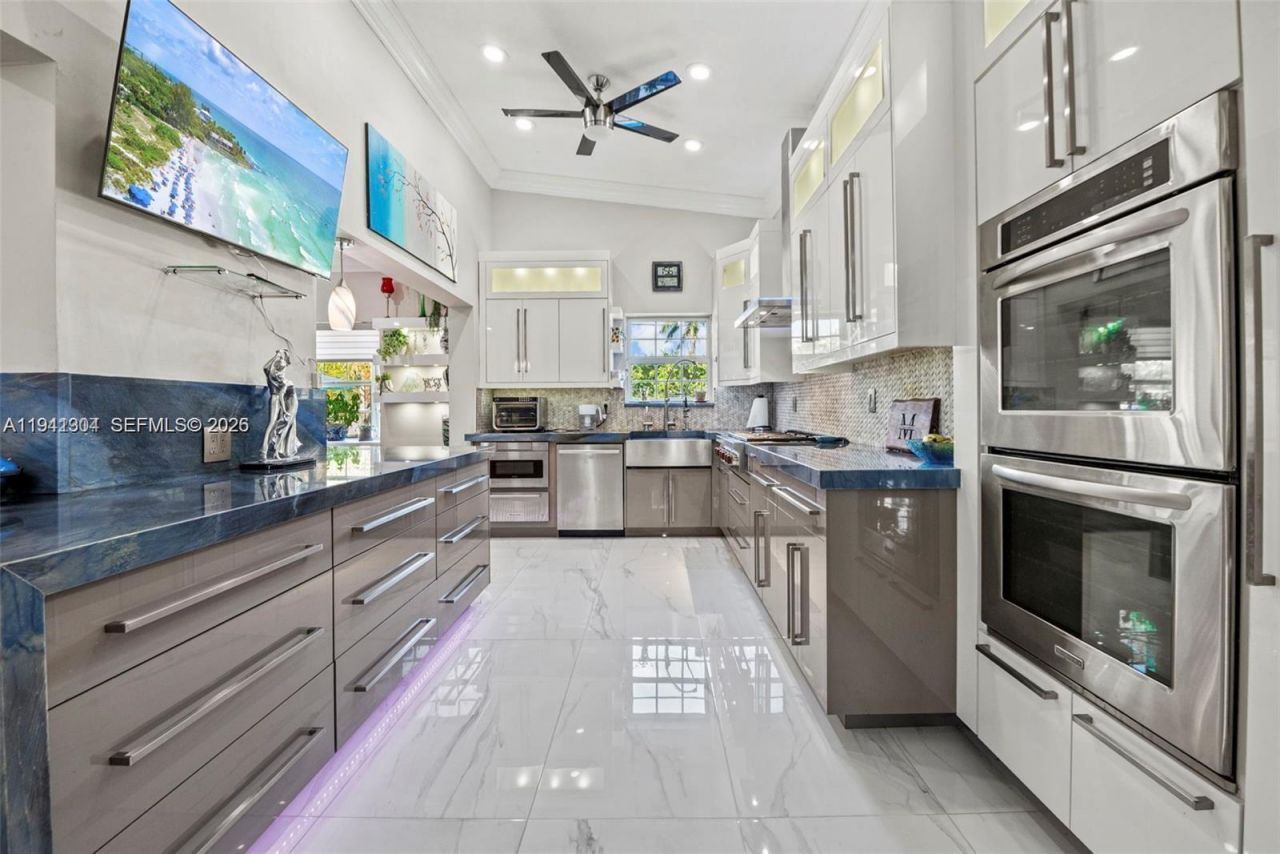 1841 NE 196th Ter, Miami, FL 33179 Photo