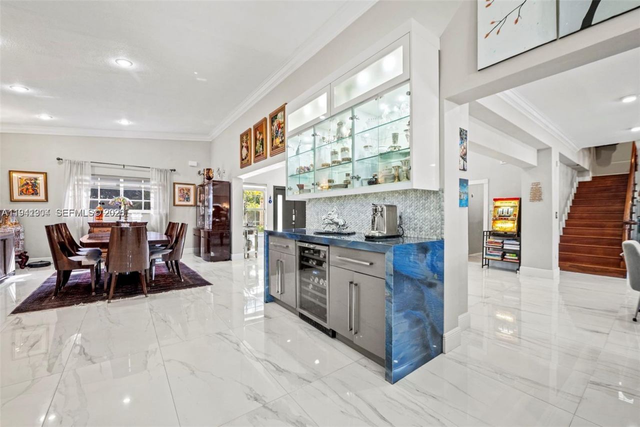 1841 NE 196th Ter, Miami, FL 33179 Photo