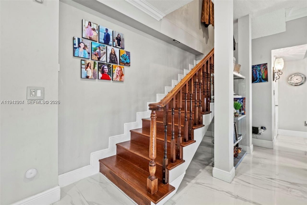 1841 NE 196th Ter, Miami, FL 33179 Photo