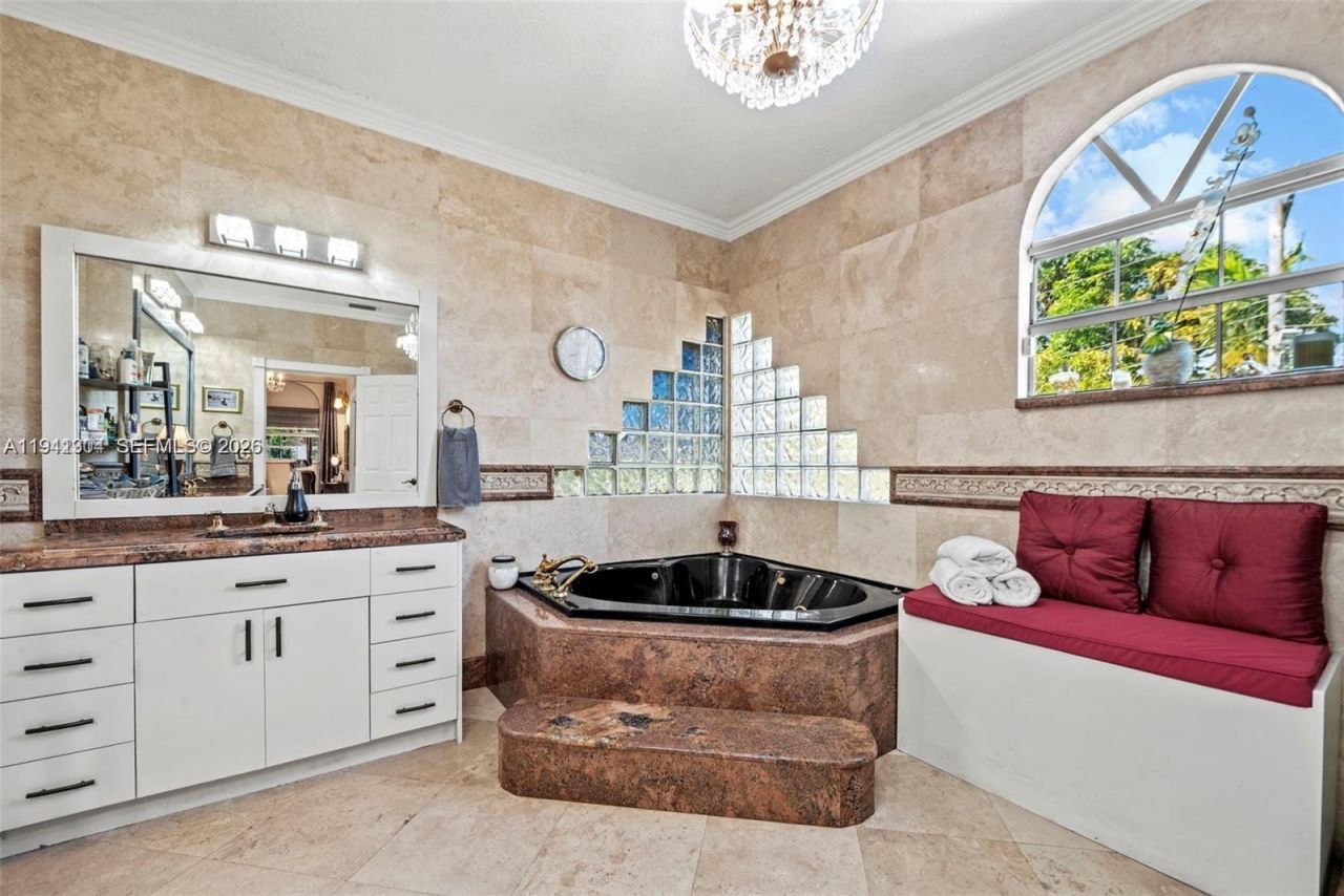 1841 NE 196th Ter, Miami, FL 33179 Photo