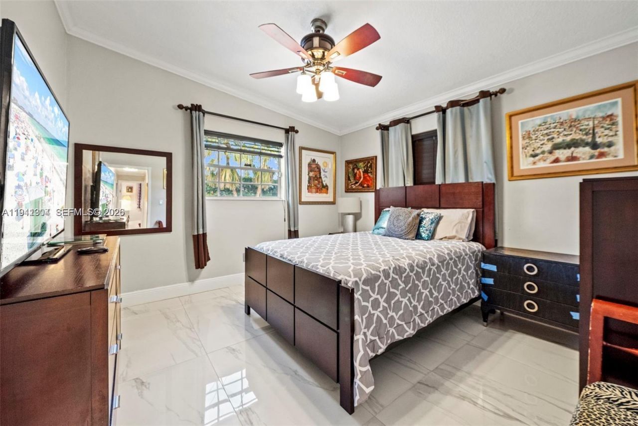 1841 NE 196th Ter, Miami, FL 33179 Photo