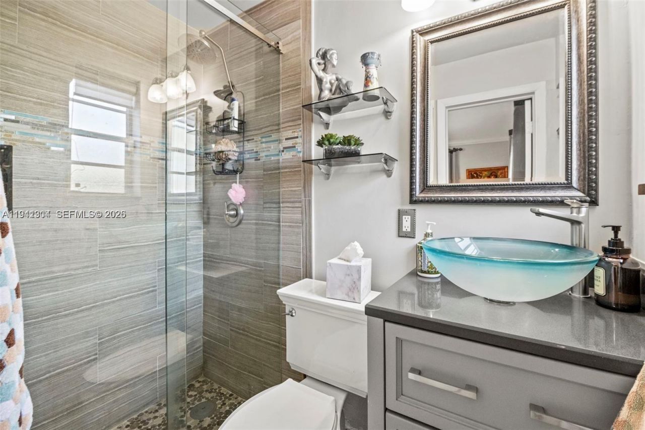 1841 NE 196th Ter, Miami, FL 33179 Photo