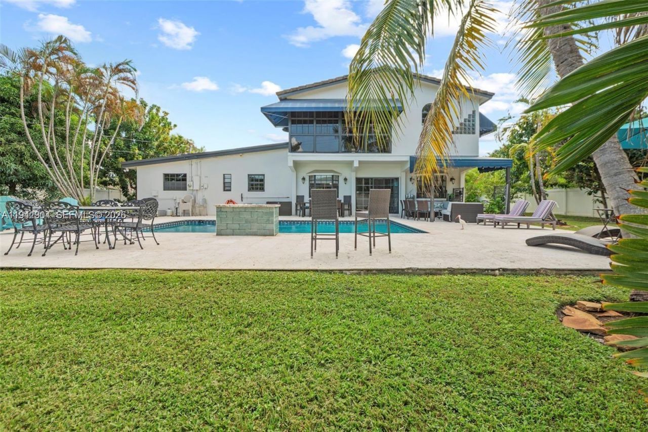 1841 NE 196th Ter, Miami, FL 33179 Photo