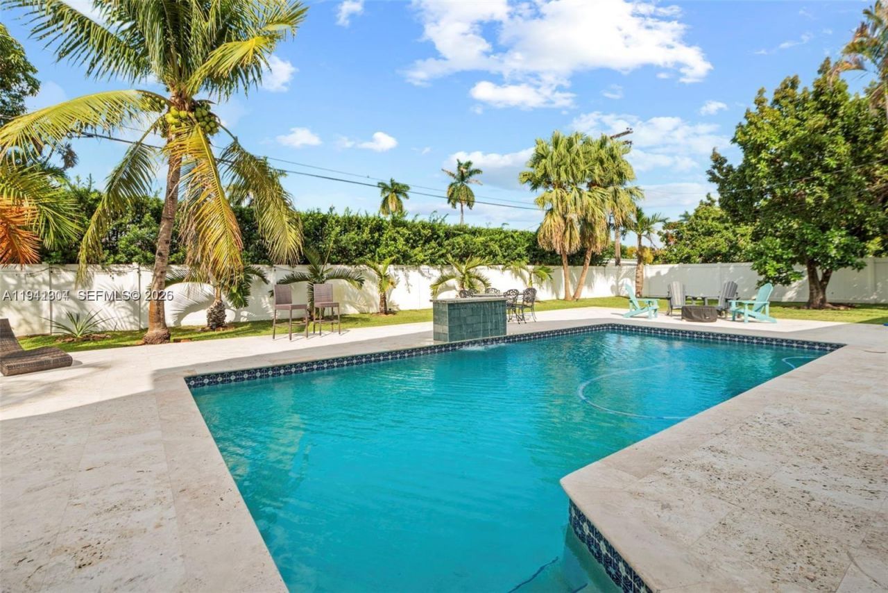 1841 NE 196th Ter, Miami, FL 33179 Photo