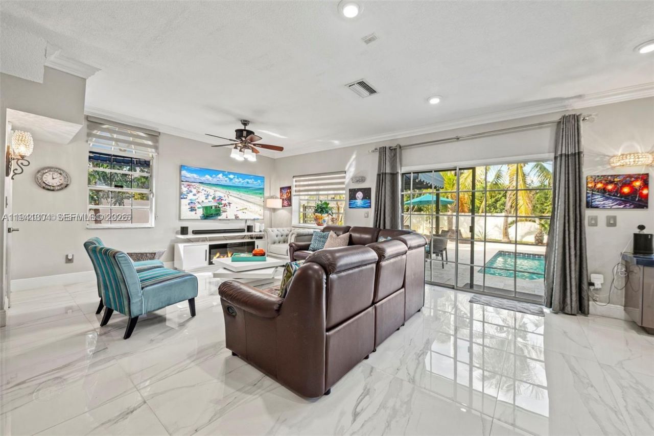 1841 NE 196th Ter, Miami, FL 33179 Photo