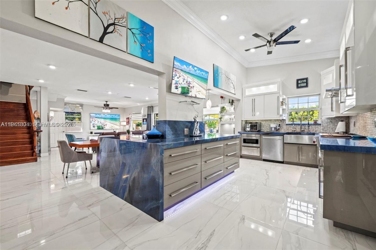 1841 NE 196th Ter, Miami, FL 33179 Photo