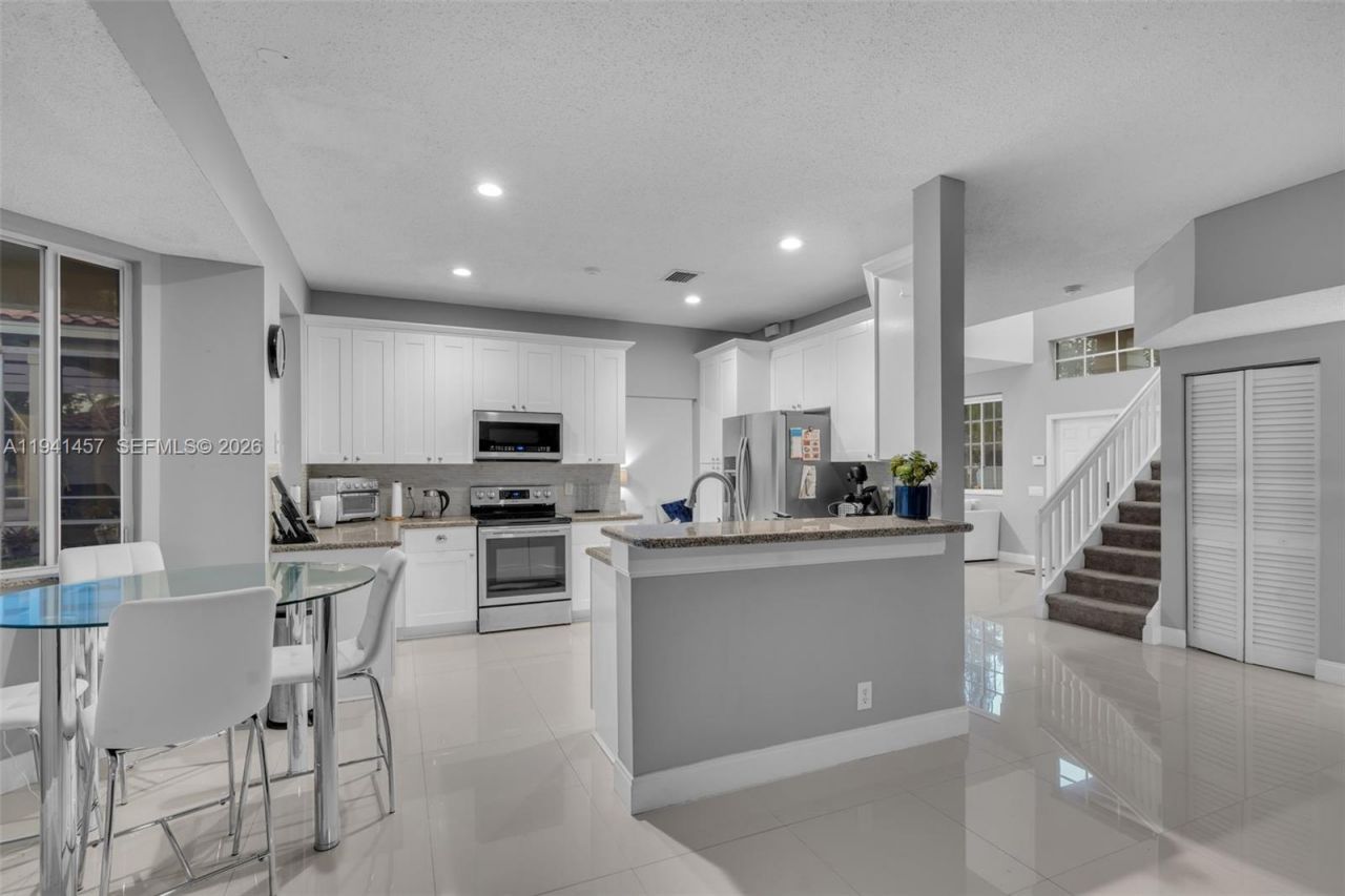 714 Heritage Dr , Weston, FL 33326 Photo