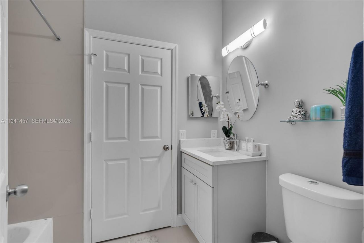 714 Heritage Dr , Weston, FL 33326 Photo