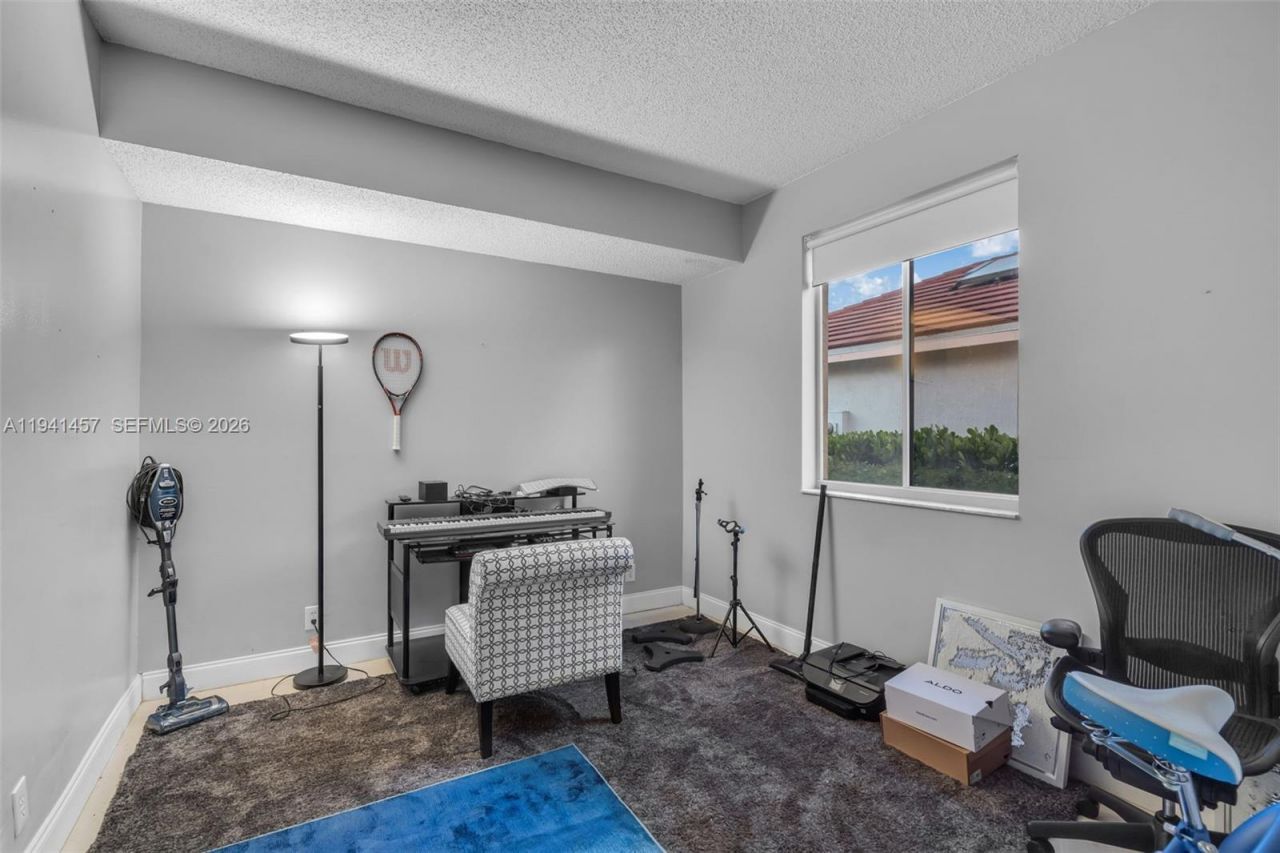 714 Heritage Dr , Weston, FL 33326 Photo