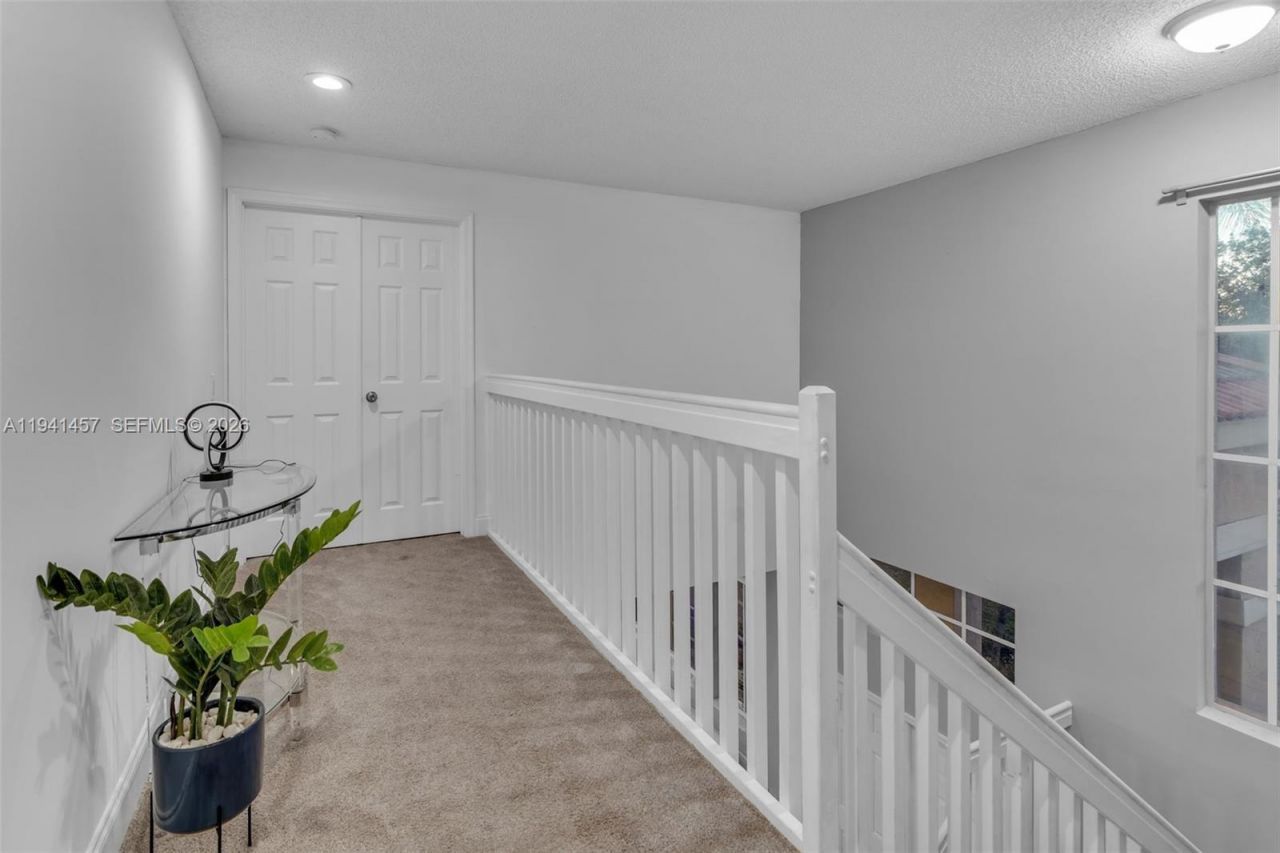 714 Heritage Dr , Weston, FL 33326 Photo