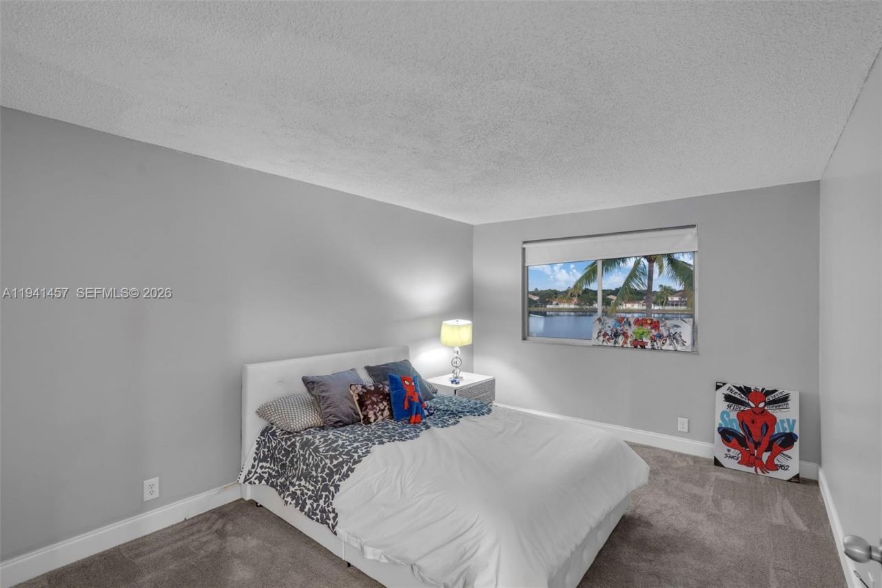 714 Heritage Dr , Weston, FL 33326 Photo