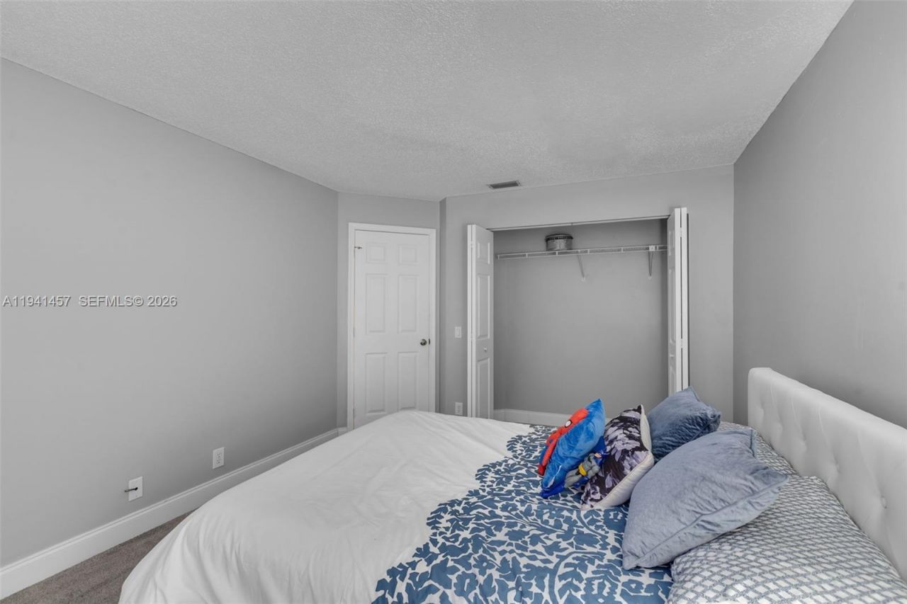 714 Heritage Dr , Weston, FL 33326 Photo