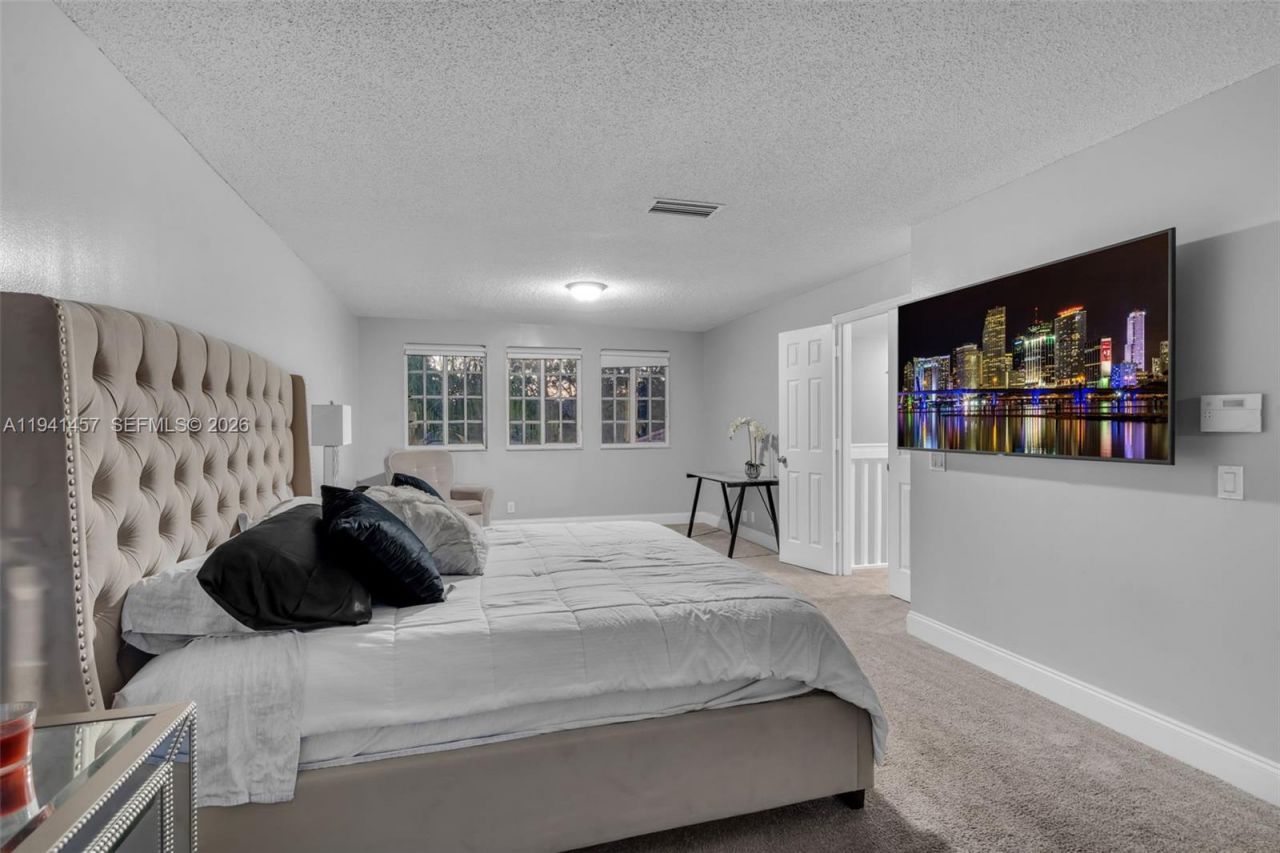 714 Heritage Dr , Weston, FL 33326 Photo