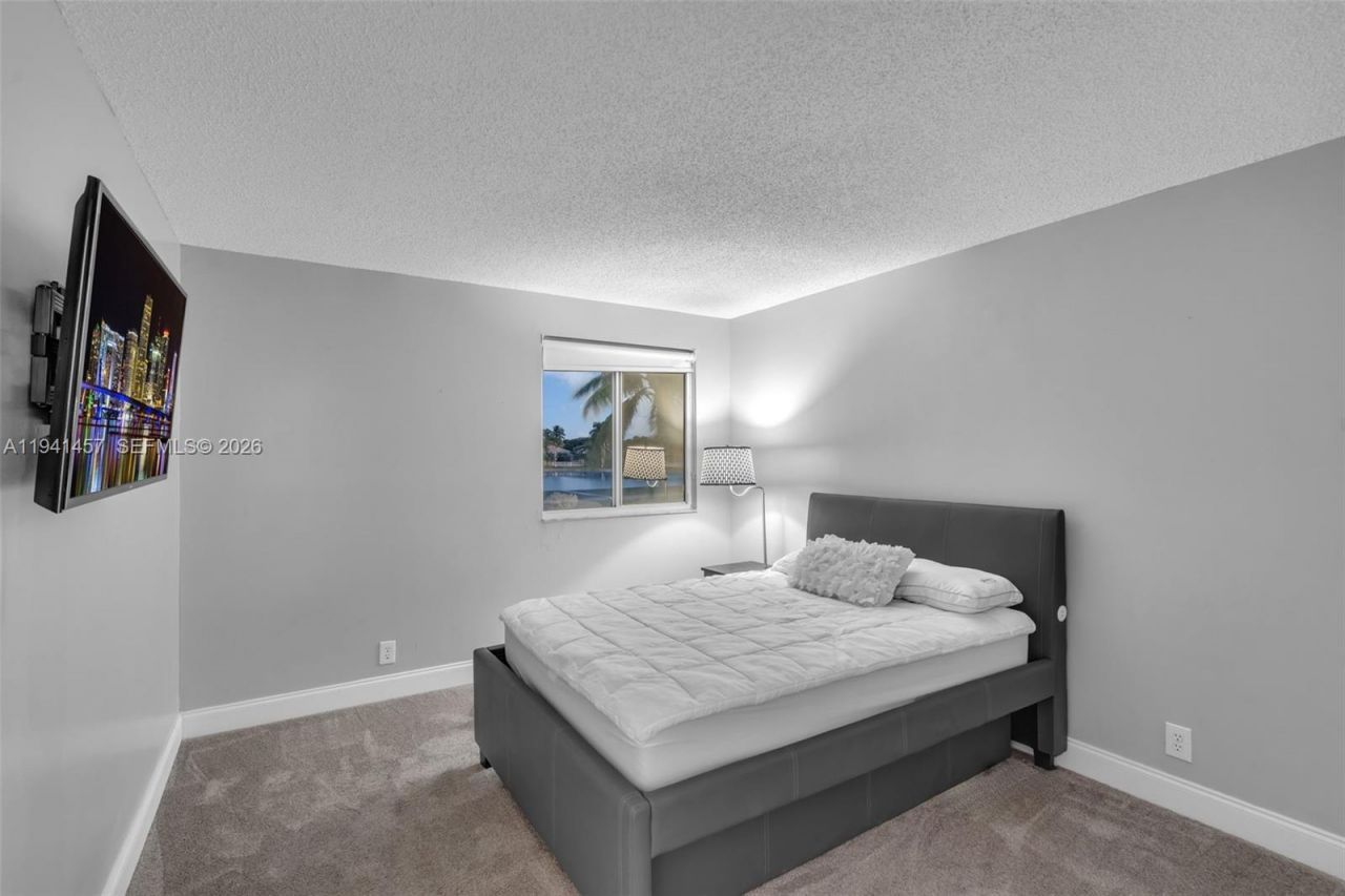 714 Heritage Dr , Weston, FL 33326 Photo