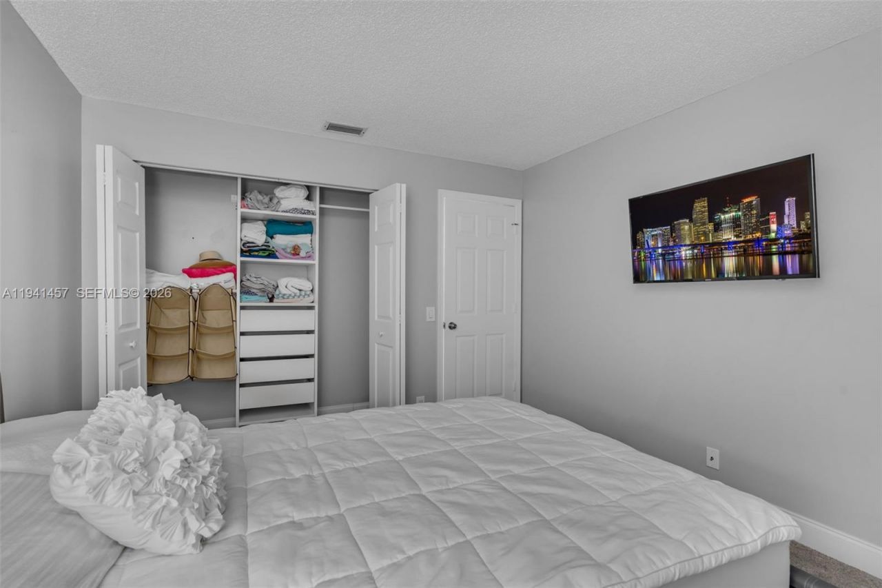 714 Heritage Dr , Weston, FL 33326 Photo