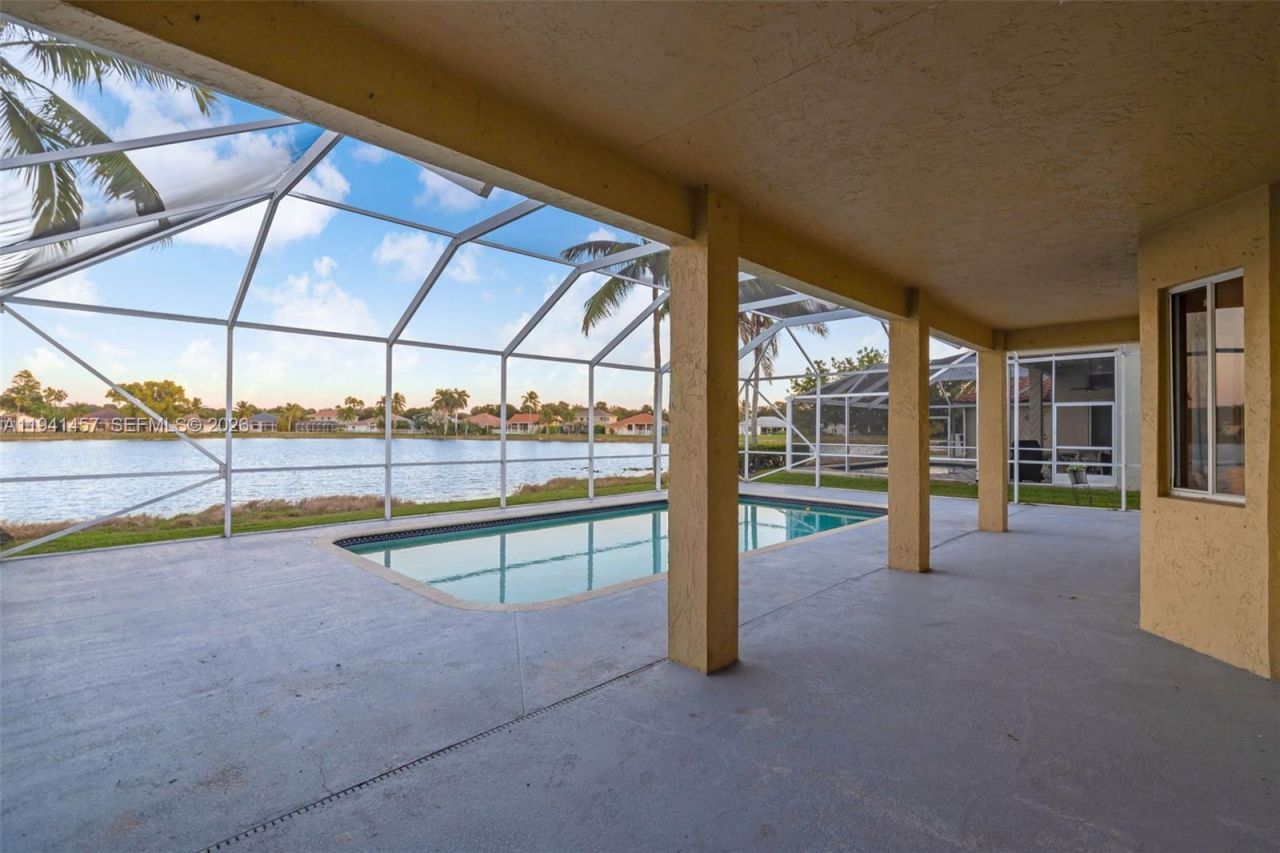 714 Heritage Dr , Weston, FL 33326 Photo