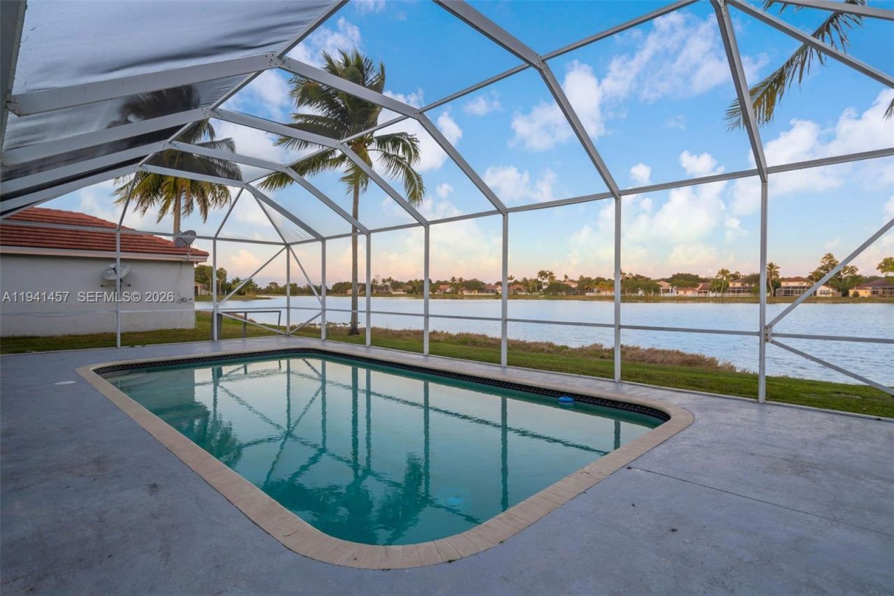 714 Heritage Dr , Weston, FL 33326 Photo