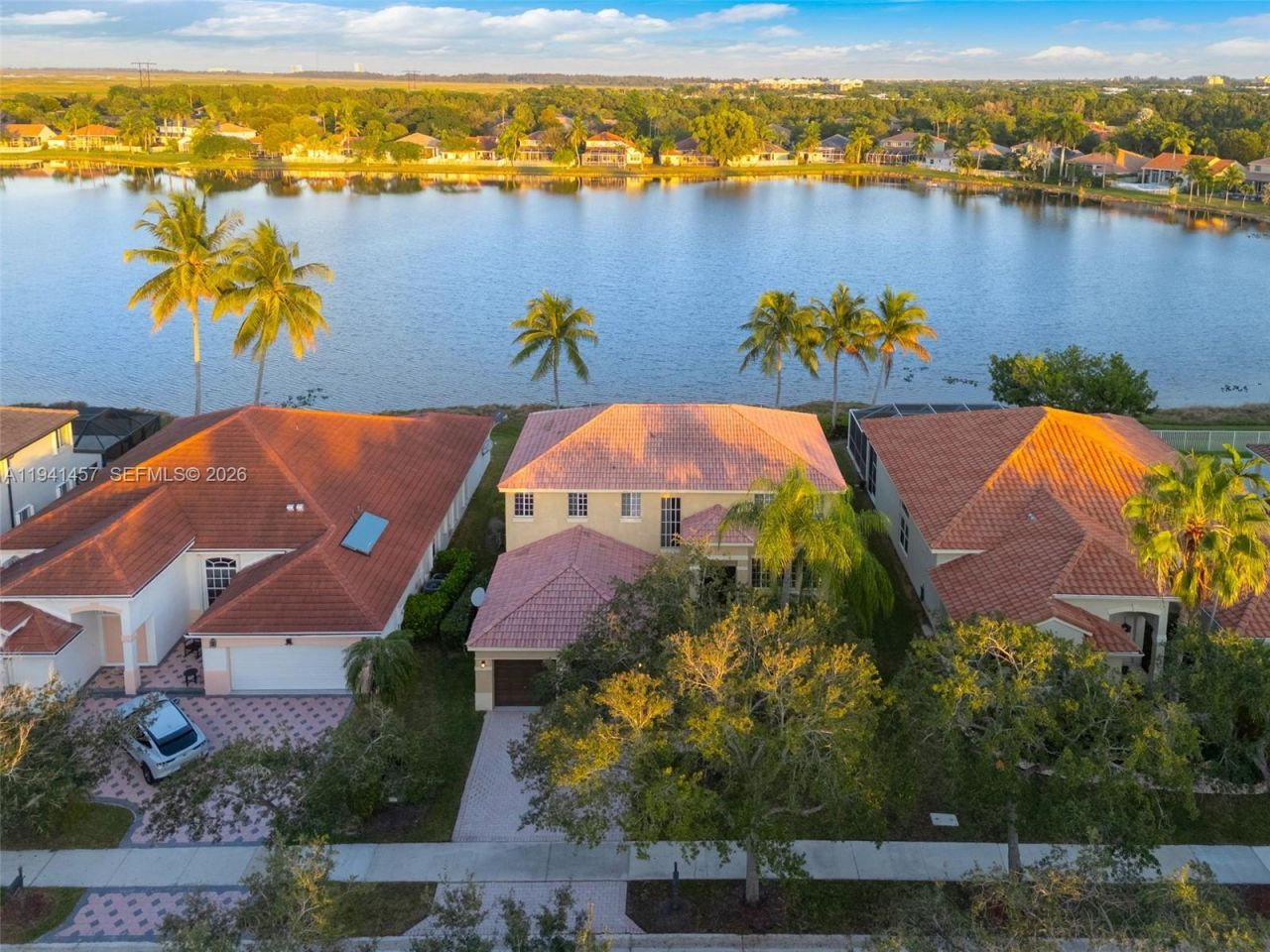 714 Heritage Dr , Weston, FL 33326 Photo