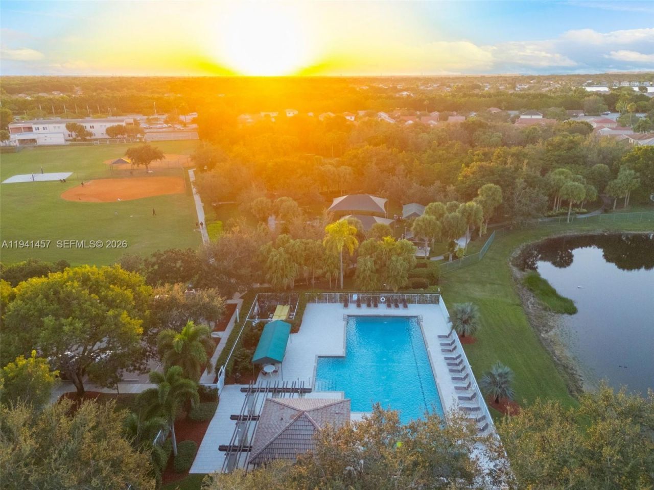 714 Heritage Dr , Weston, FL 33326 Photo