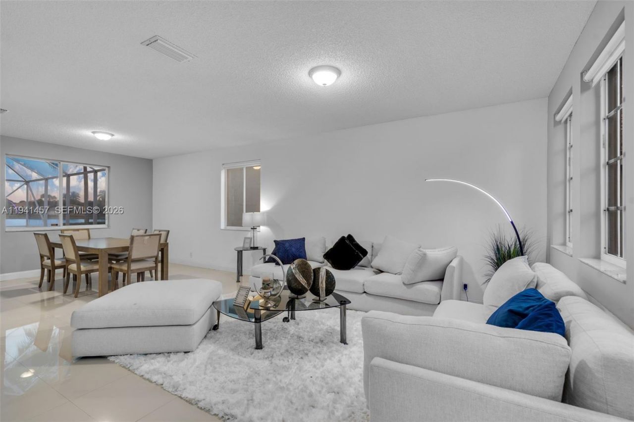 714 Heritage Dr , Weston, FL 33326 Photo