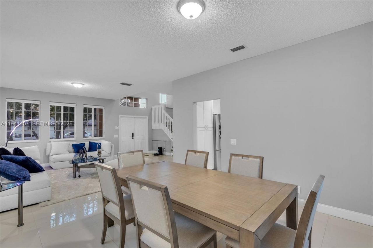 714 Heritage Dr , Weston, FL 33326 Photo