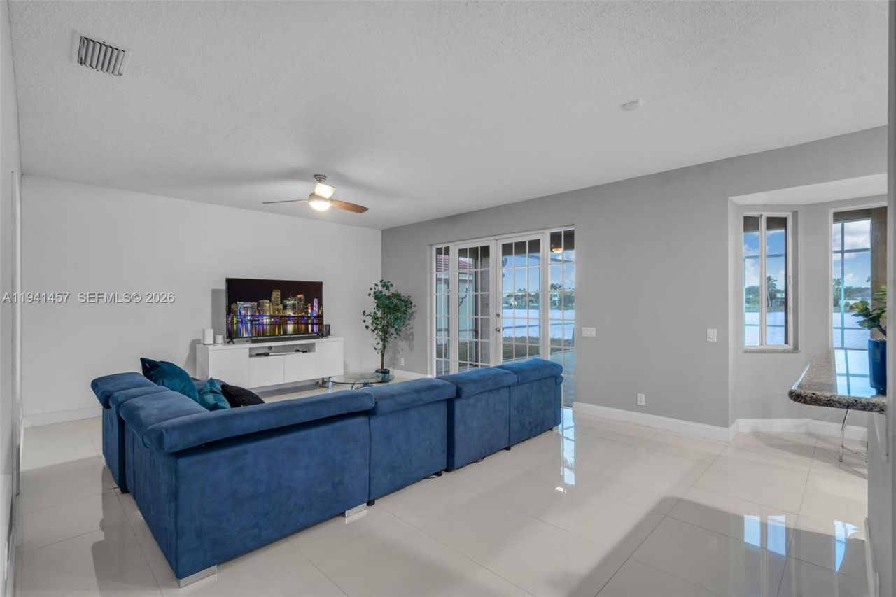 714 Heritage Dr , Weston, FL 33326 Photo