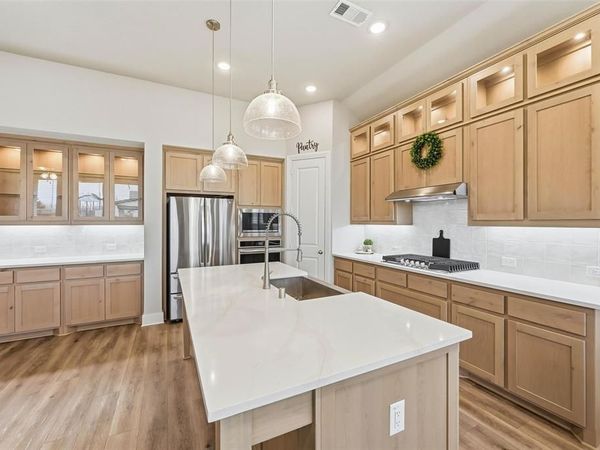 1205 S Roundwash Way, Midlothian, TX 76065