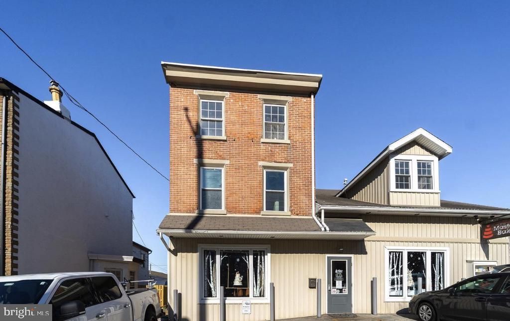 321 W Gay Street, West Chester, PA 19380 Main Photo