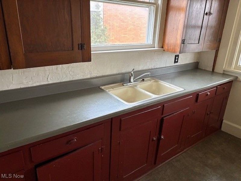 345 Wabash Avenue S, Brewster, OH 44613 Photo 8