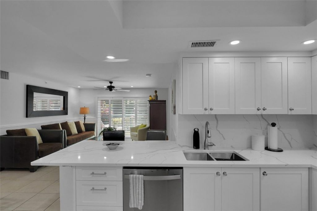 2125 SE 10 Avenue, Unit 1011, Fort Lauderdale, FL 33316 Photo